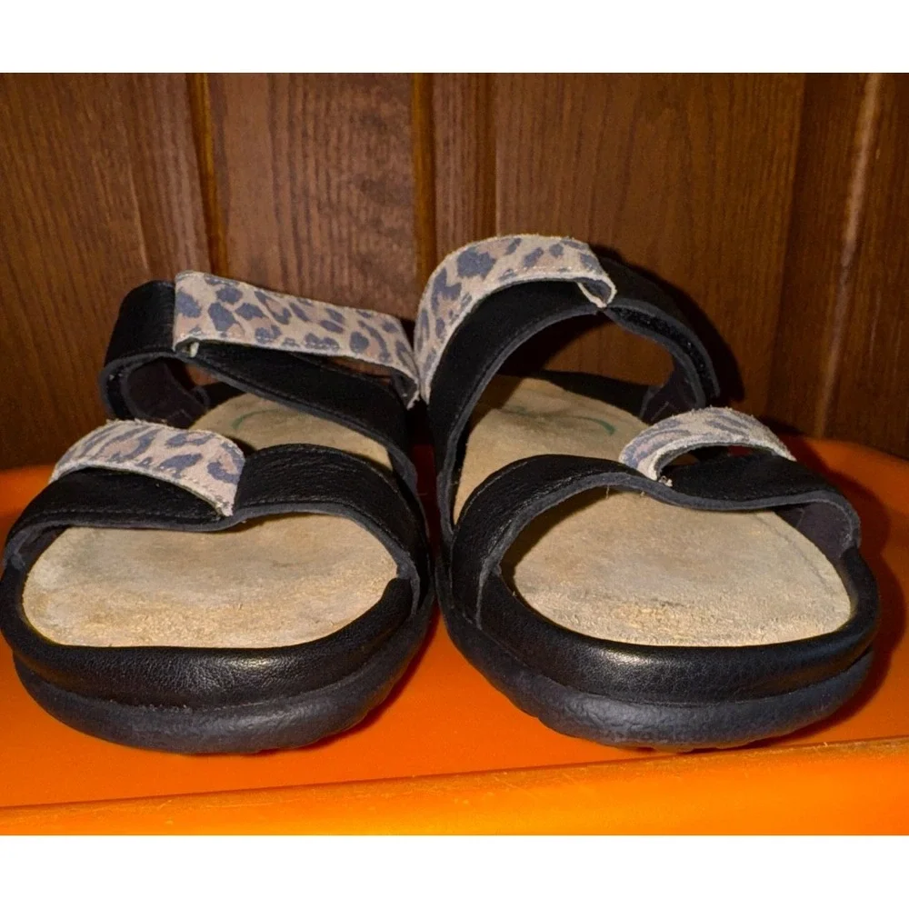 Naot Z7620 Soft black Leather leopard Tariana Strappy Sandals Size EU 40 US 9